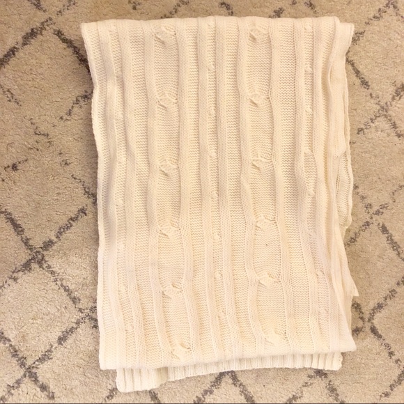 NWT Michael Kors Collection cream cable knit scarf - Picture 2 of 2